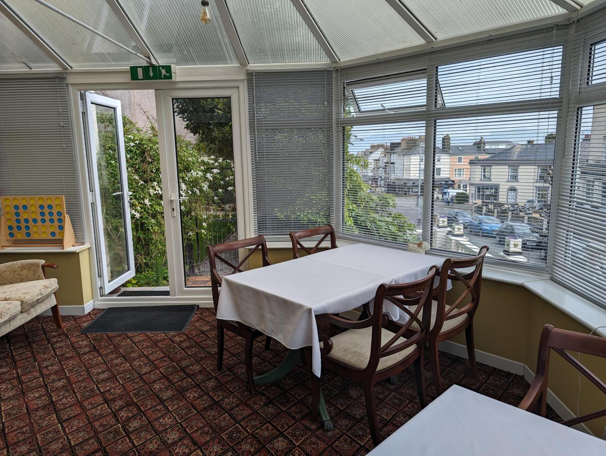 The Chelsea Bed & Breakfast Llandudno Ngoại thất bức ảnh