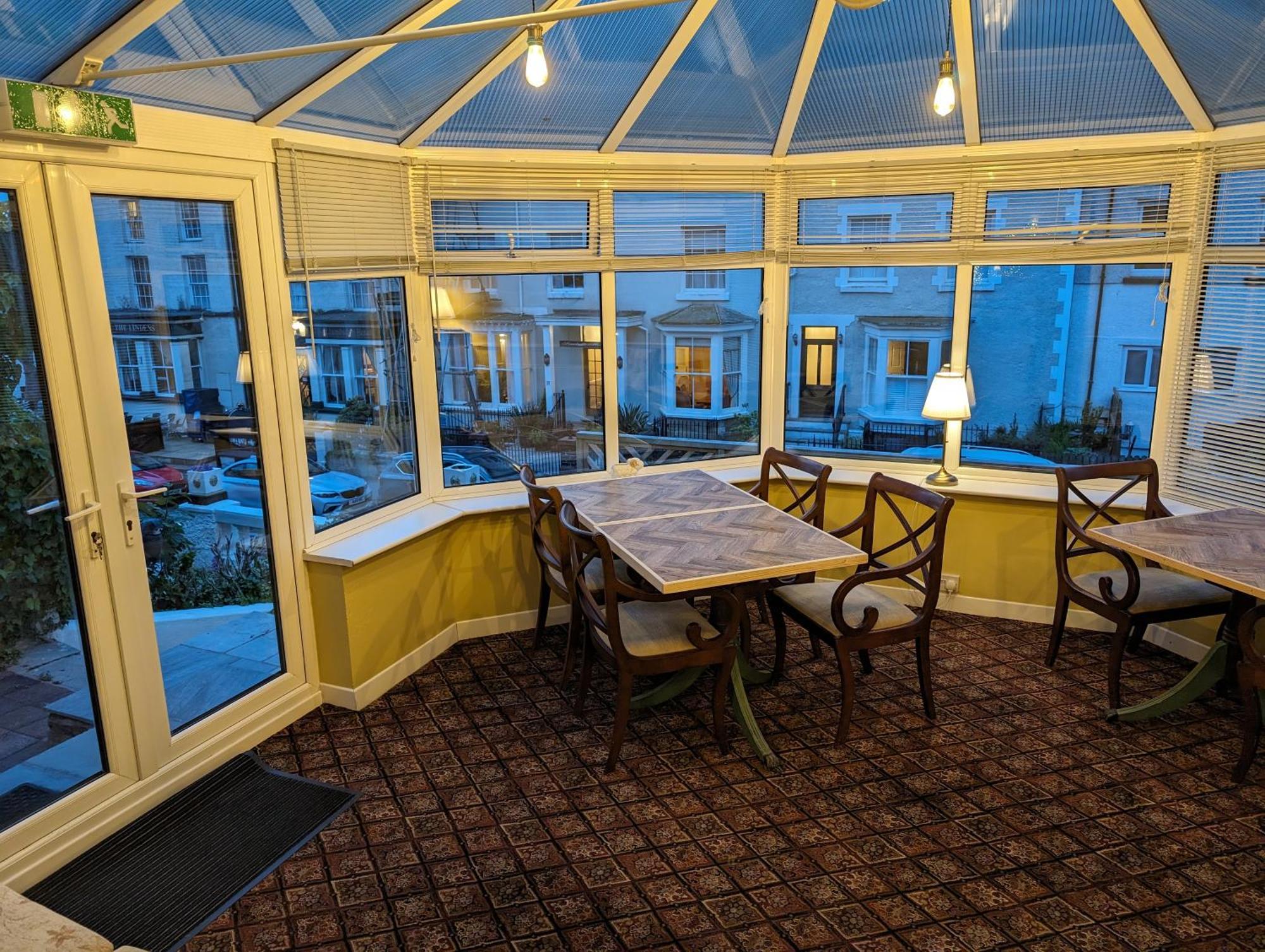 The Chelsea Bed & Breakfast Llandudno Ngoại thất bức ảnh